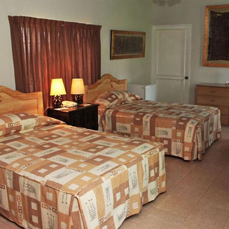 Hotel Majoro Наска Екстериор снимка
